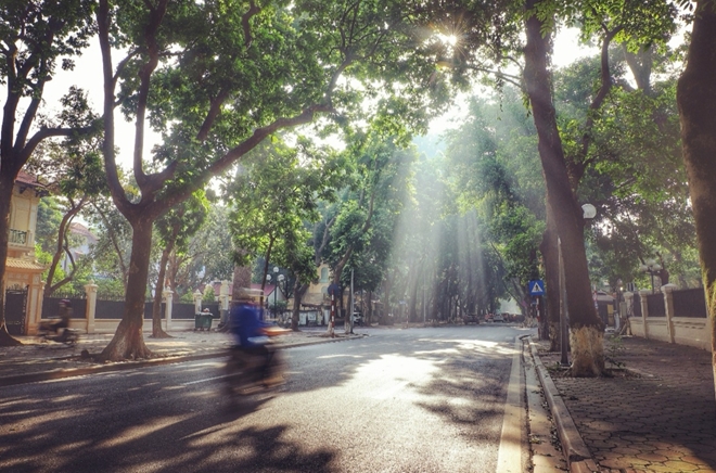 Thời tiết ngày 15/11: Bắc Bộ có mưa vài nơi, trời se lạnh. Tây Nguyên và Nam Bộ có mưa rào và dông