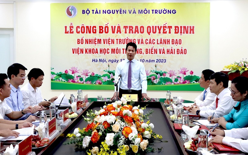 Bộ trưởng Đặng Quốc Khánh trao Quyết định bổ nhiệm Viện trưởng và các lãnh đạo Viện Khoa học Môi trường, biển và hải đảo