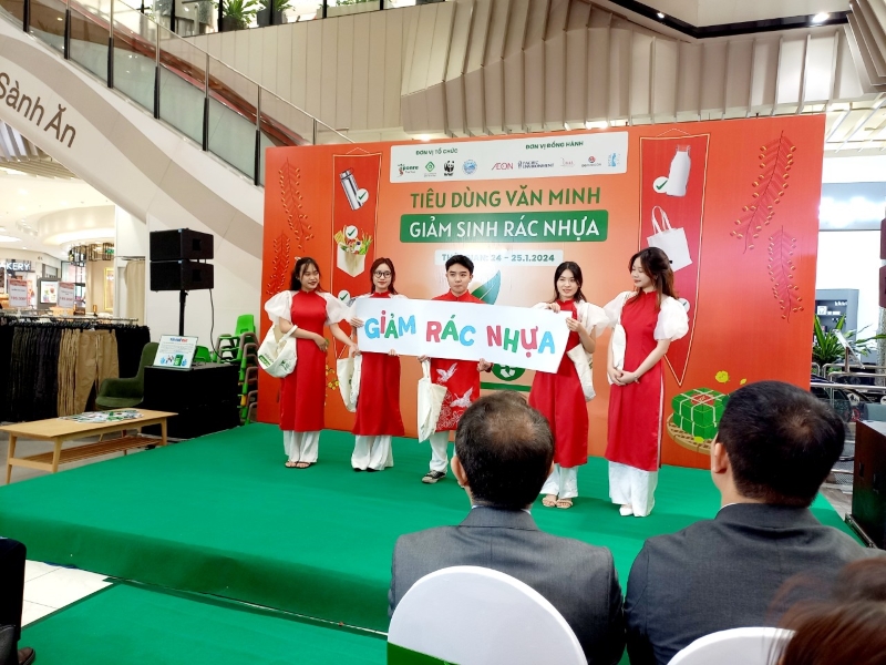 Chiến dịch “Tiêu dùng văn, giảm sinh rác nhựa”