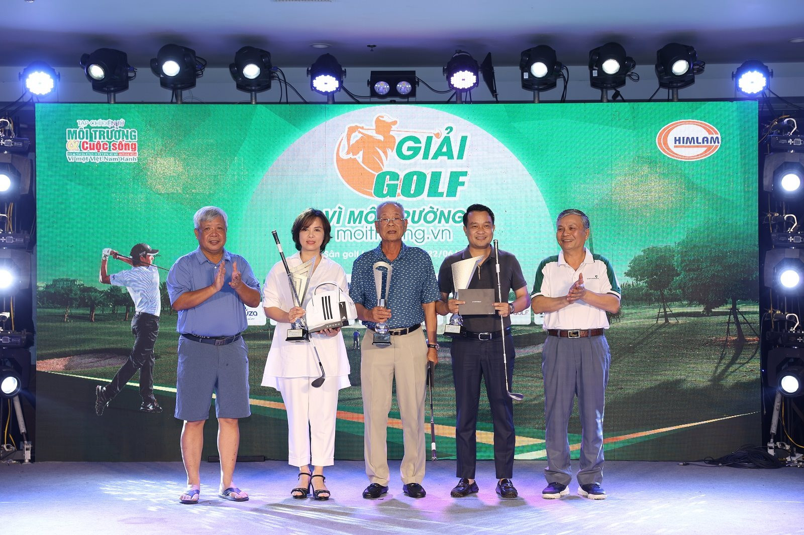 Sôi động giải Golf 