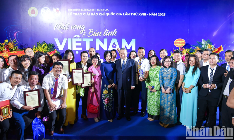 Lễ trao Giải Báo chí quốc gia lần thứ XVIII: Ấn tượng, hiện đại và sáng tạo
