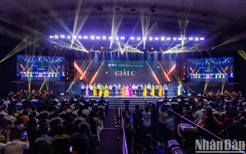 Lễ trao Giải Báo chí quốc gia lần thứ XVIII: Ấn tượng, hiện đại và sáng tạo