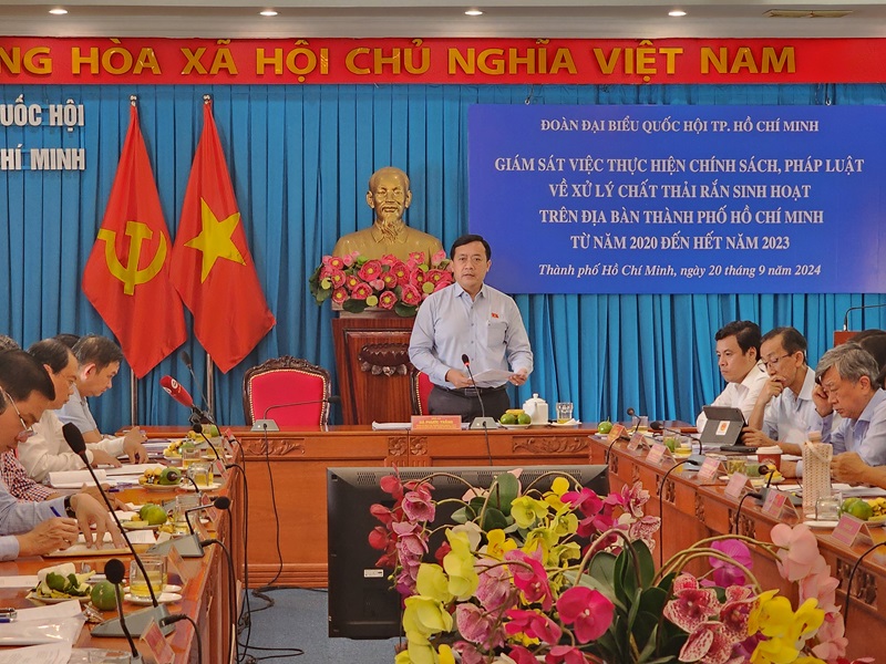 Xử lý rác là vấn đề của toàn xã hội
