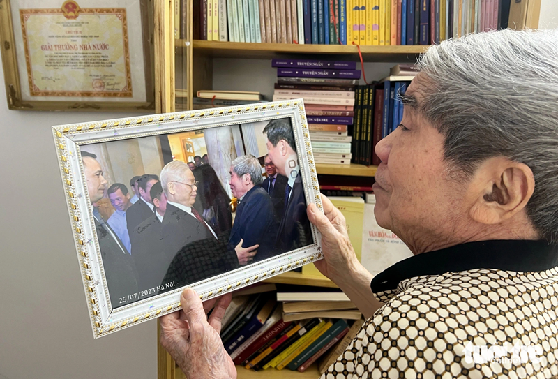 Giáo sư Hà Minh Đức kể về cựu sinh viên Nguyễn Phú Trọng: 'Trước sau vẫn là học trò của các thầy'