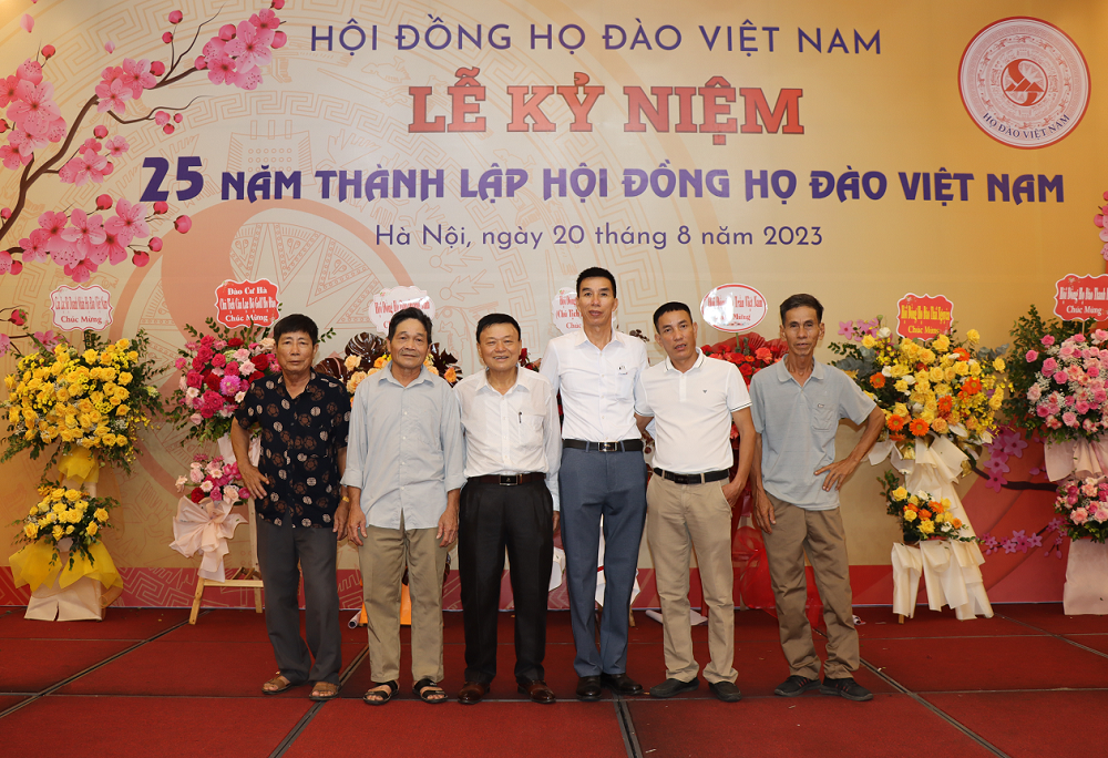 Kỷ niệm 25 năm thành lập Hội đồng dòng họ Đào Việt Nam
