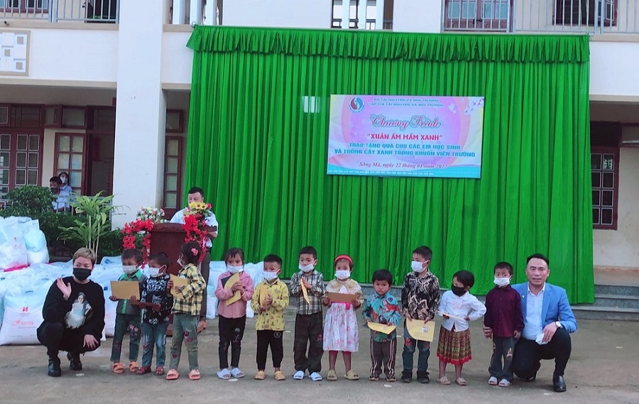 Hoa hậu Doanh nhân toàn năng châu Á Nguyễn Thanh Giang: Luôn quan tâm đến công tác xã hội