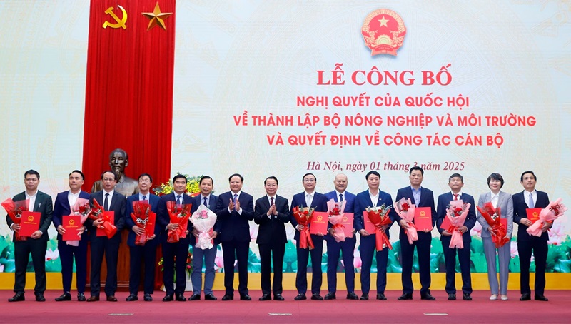 Công bố Nghị quyết của Quốc hội về thành lập Bộ Nông nghiệp và Môi trường và quyết định về công tác cán bộ