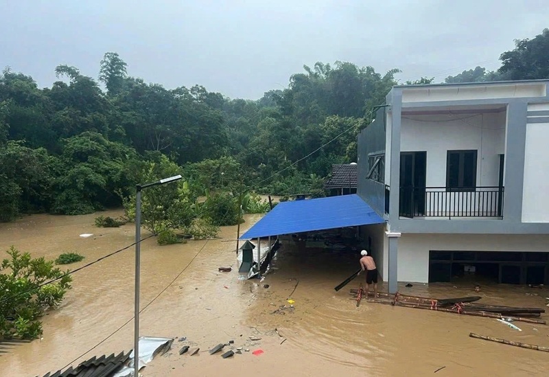 Phó Thủ tướng Trần Hồng Hà chỉ đạo khắc phục lũ quét, sạt lở đất ở Điện Biên