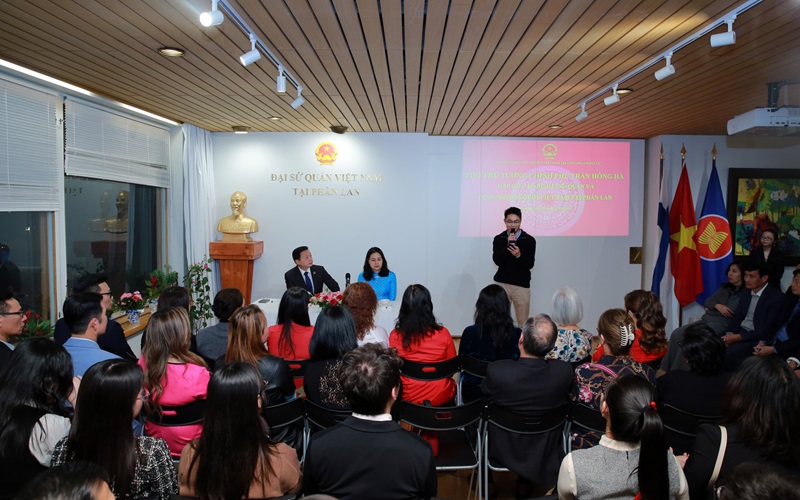 Phó Thủ tướng Trần Hồng Hà gặp gỡ kiều bào tại Phần Lan