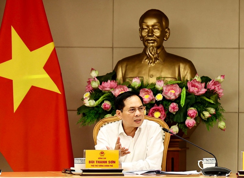 Khẩn trương hoàn thành nghiên cứu tiền khả thi tuyến đường sắt Lào Cai-Hà Nội-Hải Phòng