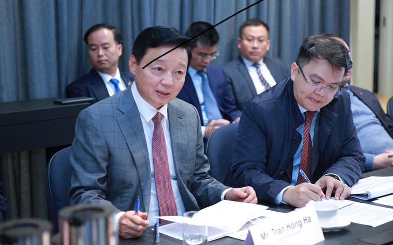 Phó Thủ tướng Trần Hồng Hà làm việc với tập đoàn năng lượng tái tạo hàng đầu thế giới