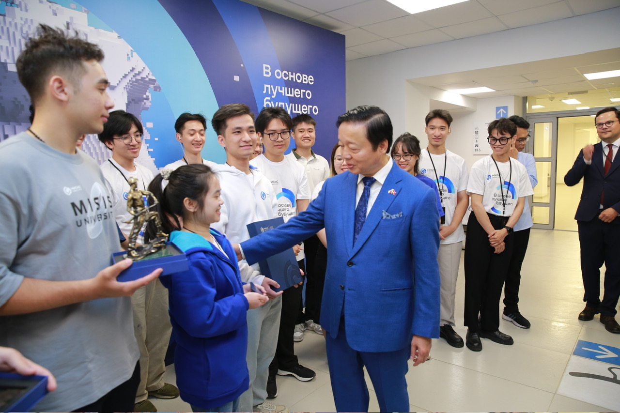 Phó Thủ tướng Trần Hồng Hà thăm Viện Khai thác mỏ (Nga)