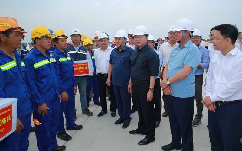 Phó Thủ tướng Trần Hồng Hà kiểm tra tiến độ 2 dự án trọng điểm của tỉnh Quảng Trị