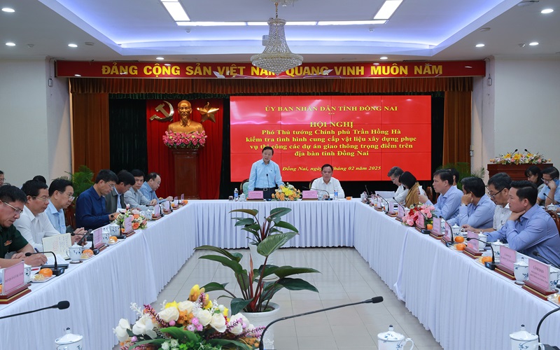 Cung ứng đủ vật liệu bám sát tiến độ công trình giao thông trọng điểm