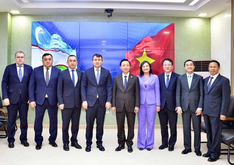Phó Thủ tướng Trần Hồng Hà gặp Phó Thủ tướng Uzbekistan