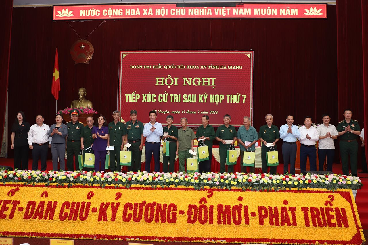 Đoàn ĐBQH tỉnh Hà Giang tiếp xúc cử tri sau Kỳ họp thứ 7, Quốc hội Khoá XV tại huyện Vị Xuyên