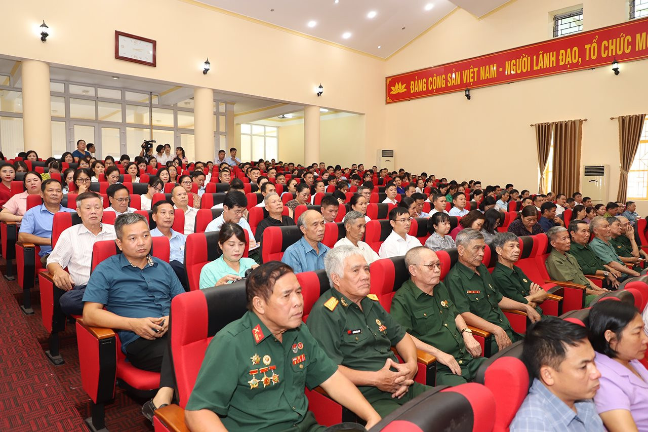 Đoàn ĐBQH tỉnh Hà Giang tiếp xúc cử tri sau Kỳ họp thứ 7, Quốc hội Khoá XV tại huyện Vị Xuyên