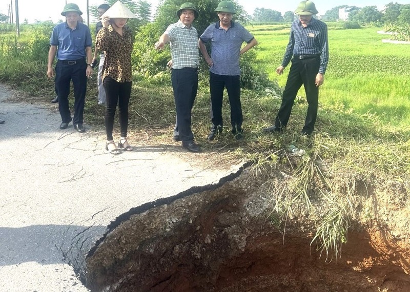 Hà Nội: Khẩn trương khắc phục sự cố đê hữu Cầu, đoạn qua huyện Sóc Sơn