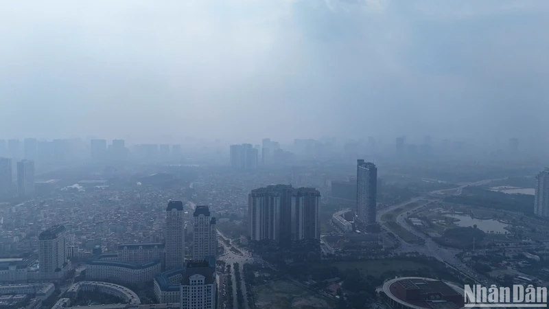 Cuộc sống người dân đảo lộn khi Hà Nội nhiều ngày ô nhiễm không khí