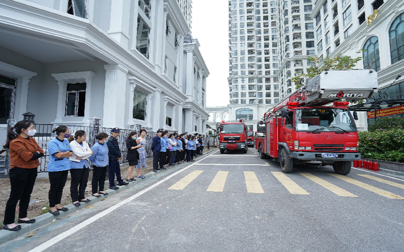 Tập huấn nghiệp vụ PCCC và cứu nạn cứu hộ tại dự án Sunshine Riverside