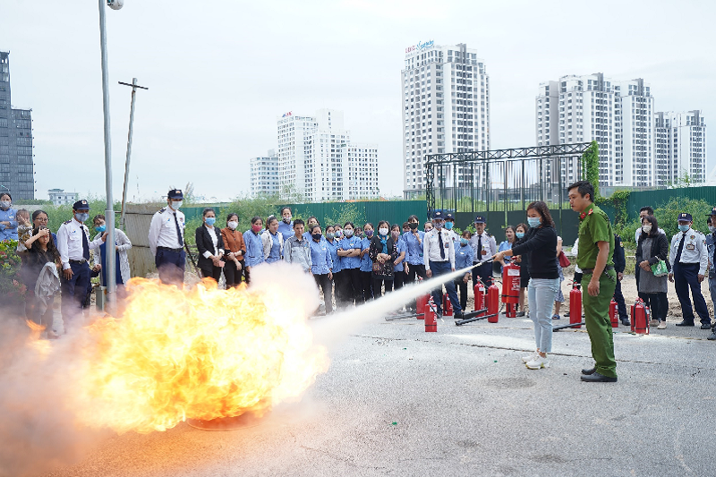 Tập huấn nghiệp vụ PCCC và cứu nạn cứu hộ tại dự án Sunshine Riverside