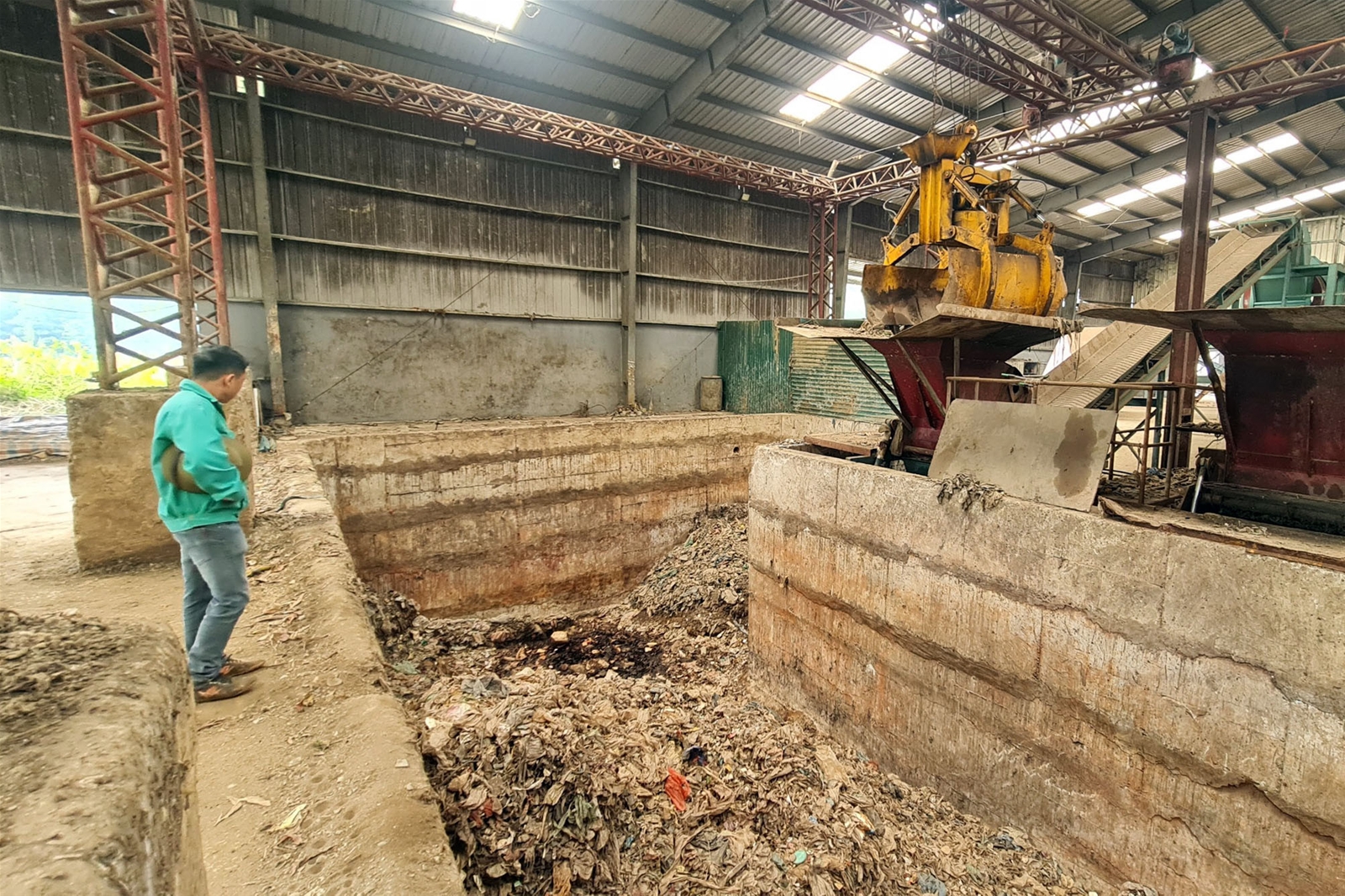 Nghịch lý ở Hòa Bình: Rác không có chỗ đổ, nhà máy rác nằm ngay cửa ngõ TP để không