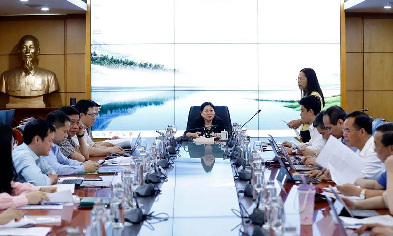 Thứ trưởng Nguyễn Thị Phương Hoa yêu cầu rà soát toàn diện nội dung chất vấn