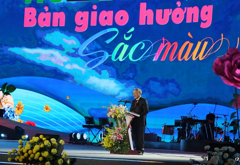 Phó Thủ tướng Thường trực Chính phủ Nguyễn Hòa Bình dự Festival Hoa Đà Lạt