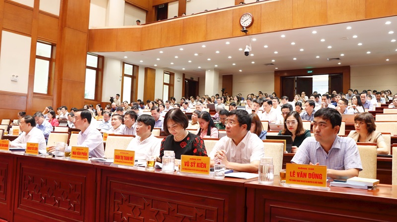 Bộ TN&MT phổ biến các Nghị định thi hành Luật Đất đai năm 2024 tại Hòa Bình