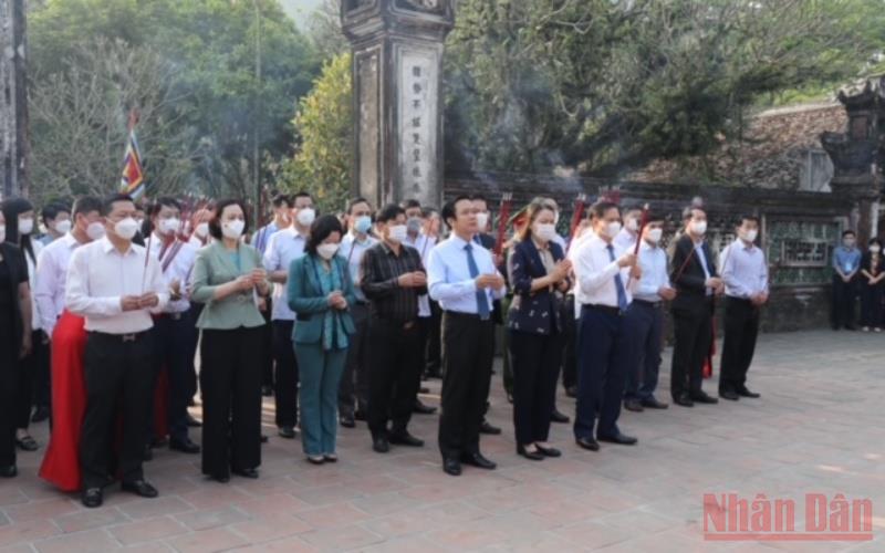 Lễ hội Hoa Lư - Hào hùng một thuở dựng nước