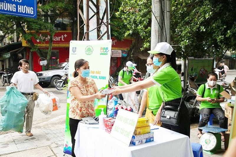 Hà Nội thí điểm phân loại rác tại nguồn: Sớm đưa luật vào cuộc sống