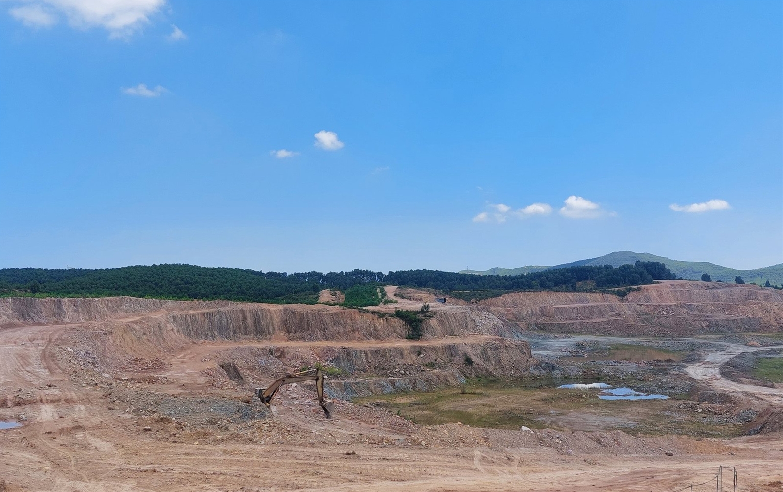 Thừa Thiên - Huế: Ngăn chặn, xử lý việc bảo kê, can thiệp trong đấu giá khoáng sản