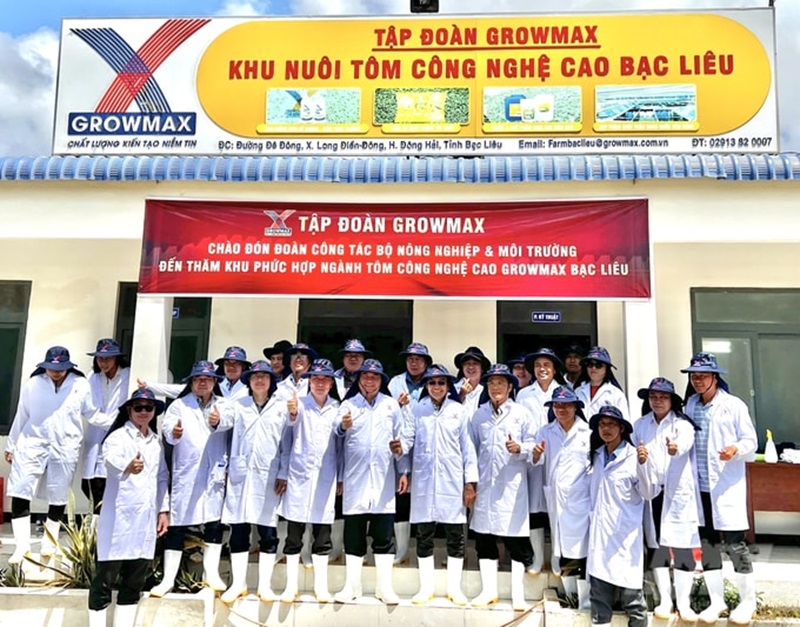 Thứ trưởng Võ Văn Hưng thăm khu phức hợp ngành tôm công nghệ cao