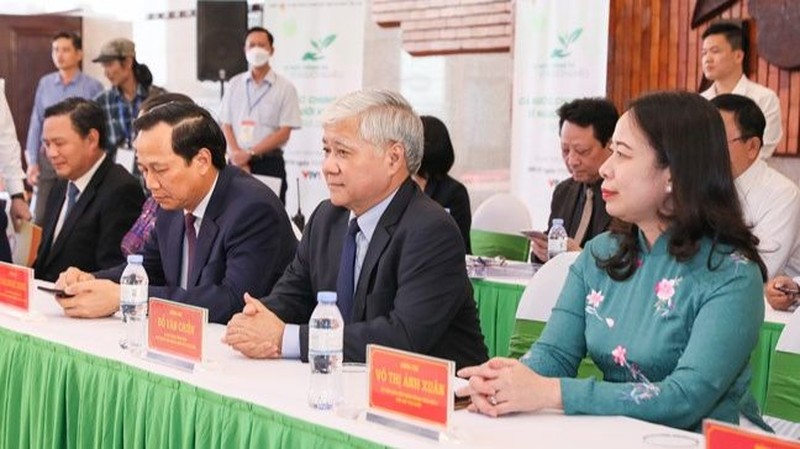 Nhiều đơn vị, cá nhân, tổ chức trong và ngoài nước ủng hộ quỹ vì người nghèo