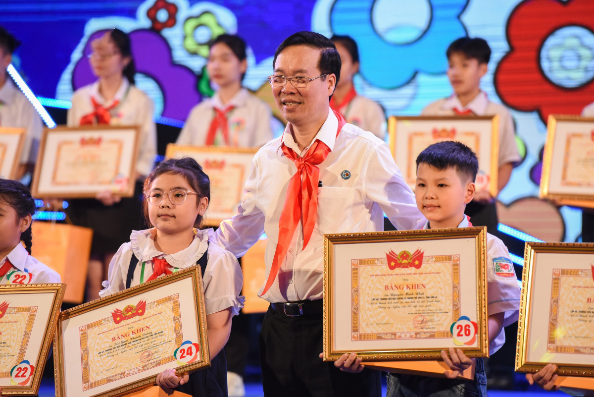 Chủ tịch nước dự Lễ kỷ niệm 60 năm phong trào thi đua 'Nghìn việc tốt'