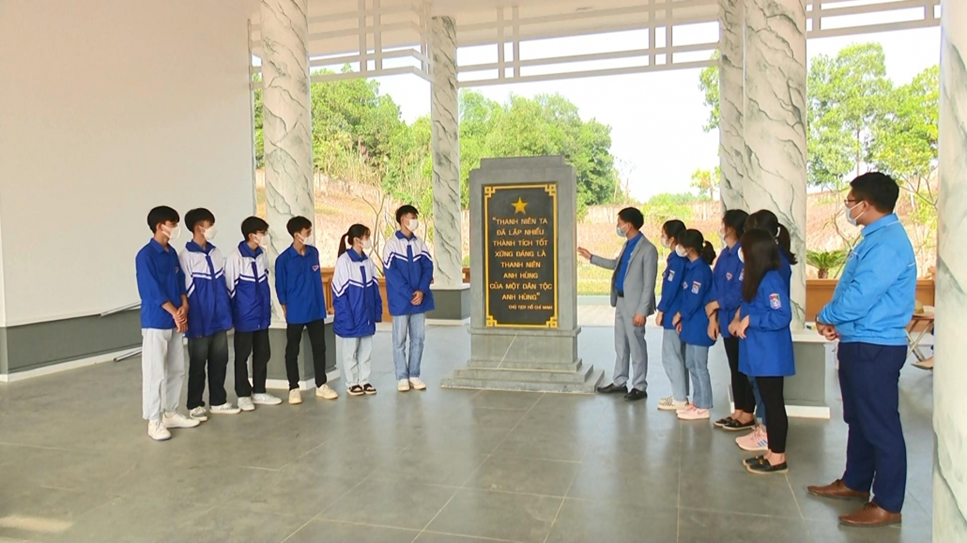 Công tác phát triển đảng viên trong các trường đại học