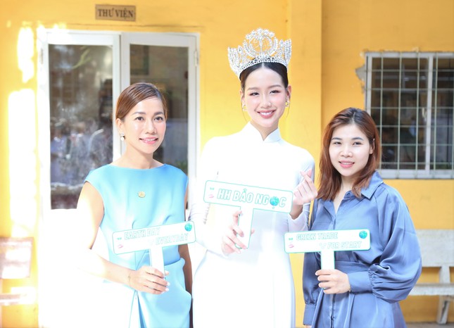 Hoa hậu Bảo Ngọc trao cây, lan tỏa thông điệp sống xanh