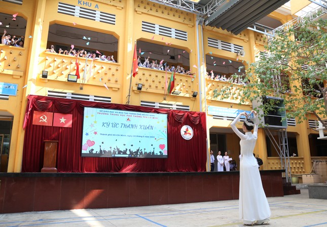 Hoa hậu Bảo Ngọc trao cây, lan tỏa thông điệp sống xanh