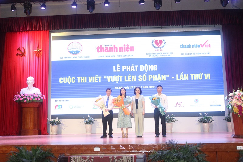 Phát động cuộc thi viết 'Vượt lên số phận' lần thứ VI