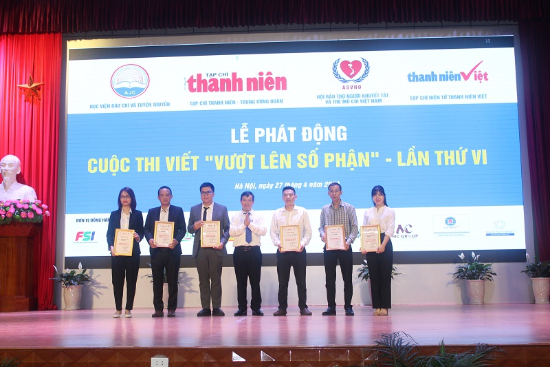 Phát động cuộc thi viết 'Vượt lên số phận' lần thứ VI
