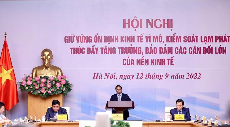 Nỗ lực giữ vững ổn định kinh tế vĩ mô, thúc đẩy tăng trưởng kinh tế