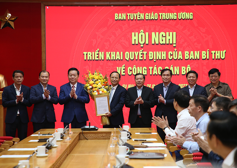 Đại tá Phạm Ngọc Phương giữ chức Trợ lý đồng chí Bí thư Trung ương Đảng, Trưởng ban Tuyên giáo Trung ương