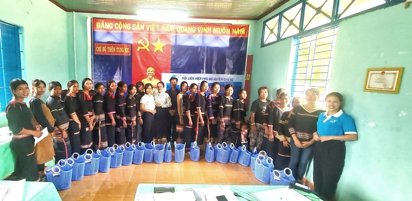 Phụ nữ dân tộc thiểu số Chư Sê bảo vệ môi trường