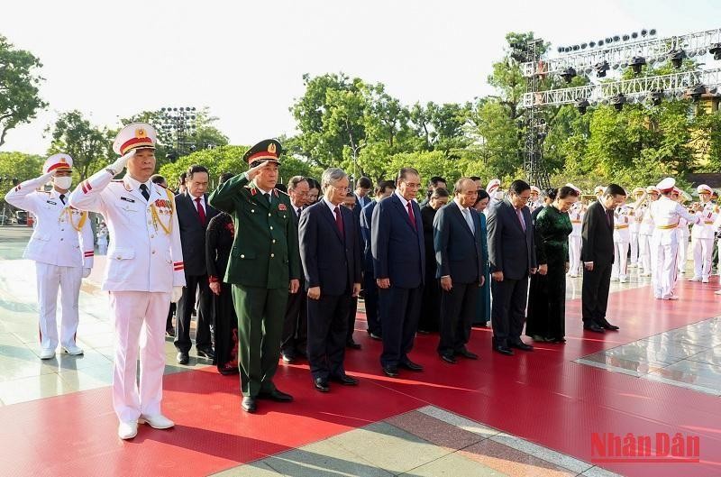 Lãnh đạo Đảng, Nhà nước dâng hương tưởng niệm các Anh hùng liệt sĩ