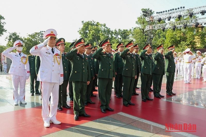 Lãnh đạo Đảng, Nhà nước dâng hương tưởng niệm các Anh hùng liệt sĩ