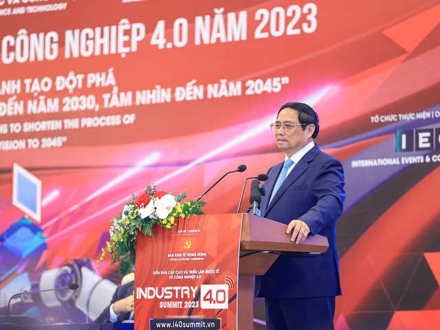 Đẩy mạnh chuyển đổi số và chuyển đổi xanh, tạo đột phá rút ngắn quá trình công nghiệp hóa, hiện đại hóa