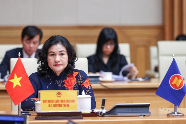 Thủ tướng: Khơi dậy và phát huy mạnh mẽ hơn nữa tiềm năng kinh doanh của phụ nữ