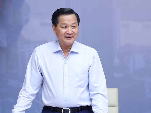 Thủ tướng: Hoàn thành hướng dẫn chính sách đặc thù với TPHCM chậm nhất là ngày 15/8