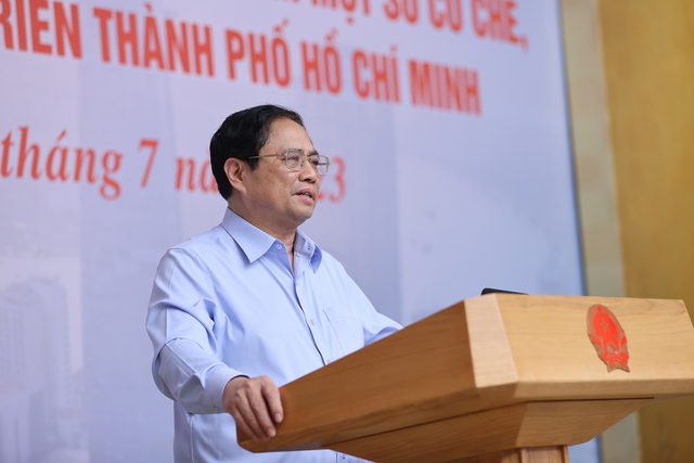 Thủ tướng: Hoàn thành hướng dẫn chính sách đặc thù với TPHCM chậm nhất là ngày 15/8