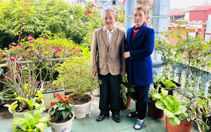 Hai vợ chồng làm chế phẩm vi sinh để xử lý rác thải